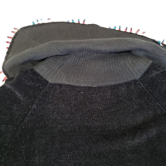 Christmas Sweater: Gorgeous, Decorative, and Warm Lisa Int., Size Small - Picture 5 of 7